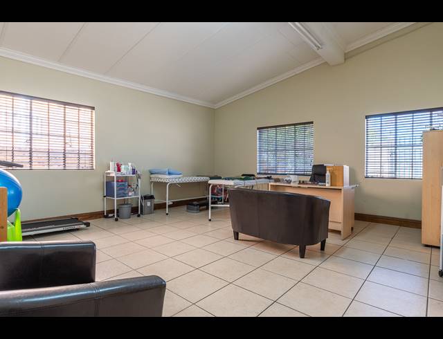 415M² MEDICAL SUITE FOR SALE IN RANDHART